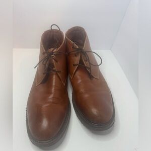 Johnston and Murphy Cognac Leather Chukkas Size 10.5M